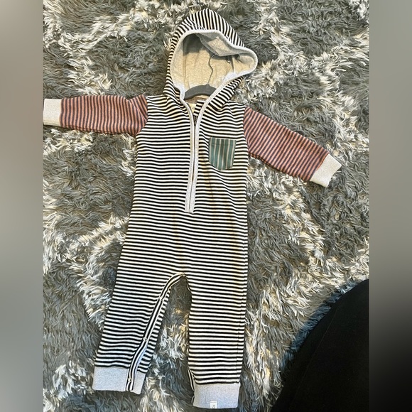 Hoodies Romper - Picture 1 of 2